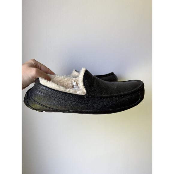 UGG Ascot Men\'s Slipper - Black Matte Leather, US 9 main image 7
